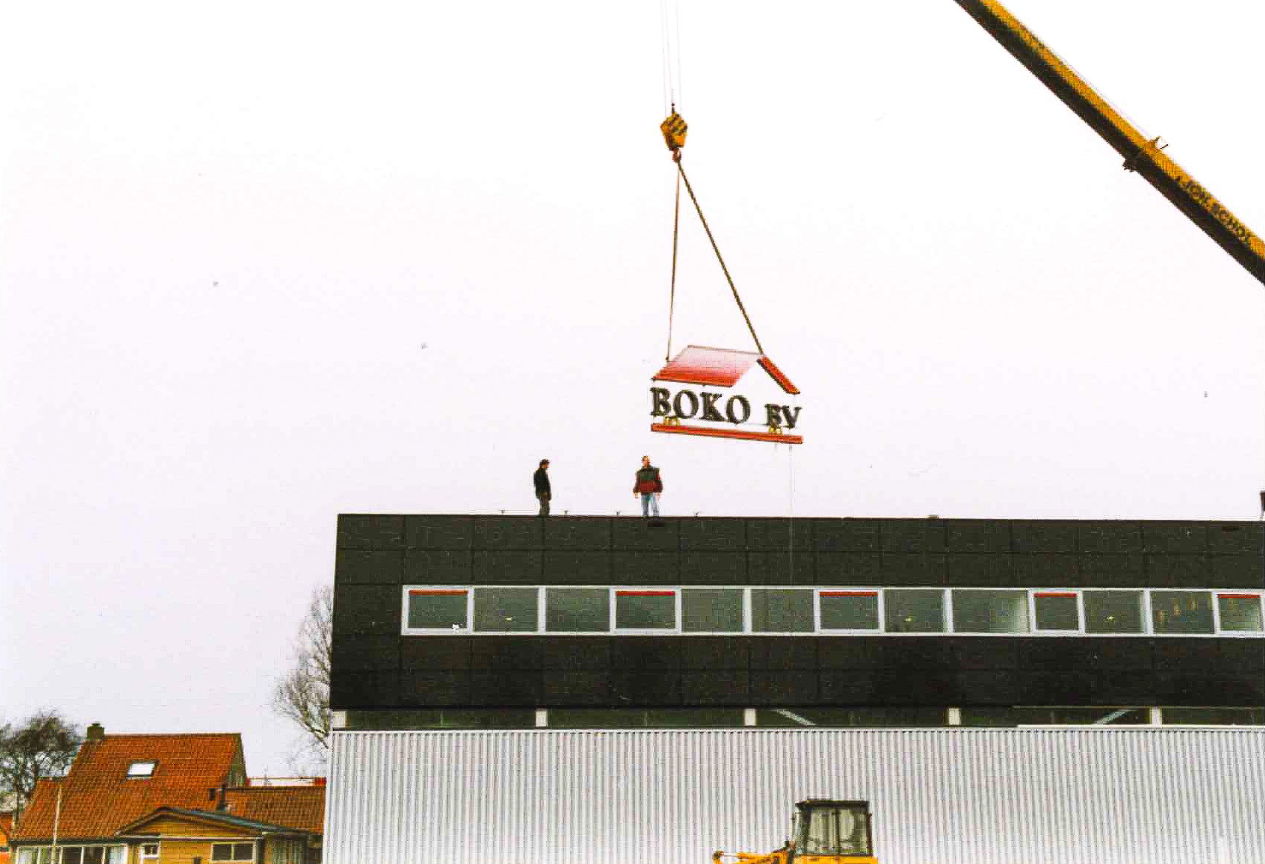 Nieuw kantoor op vertrouwde grond - 1999